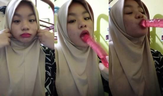 Bokep cila jilbab cokelat jilatin dildo pink