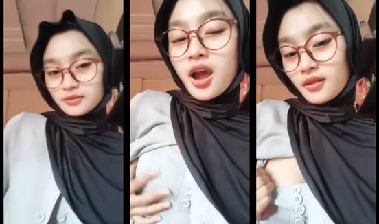 Bokepdo cewek hijab kacamata melet godain pascol