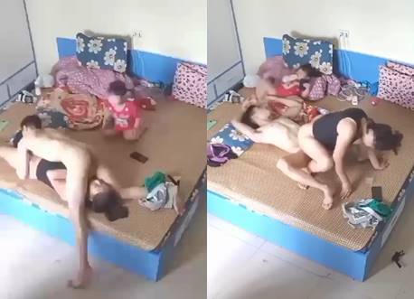 Bokep69 pasutri chindo ml disamping anaknya