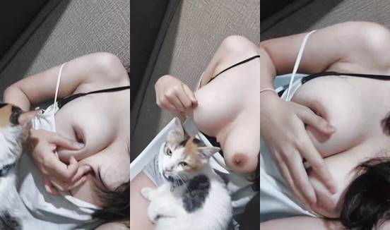 Bokep ayuchan omek depan kucing mainin uting