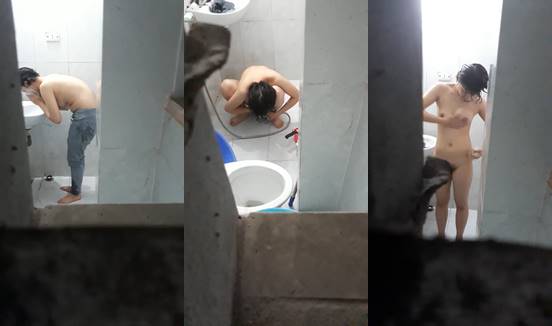 Bokep ngintip susu mungil remaja sma lagi mandi