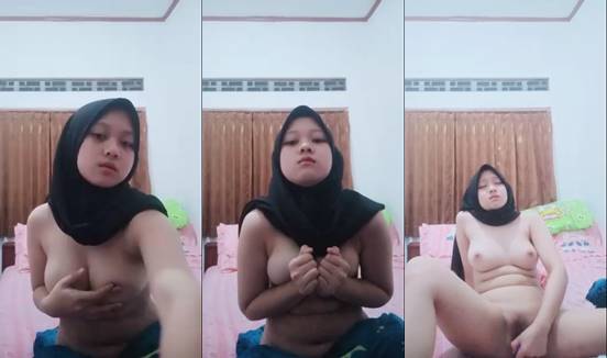 Bokep putri andani colmek jilbab hitam pake botol